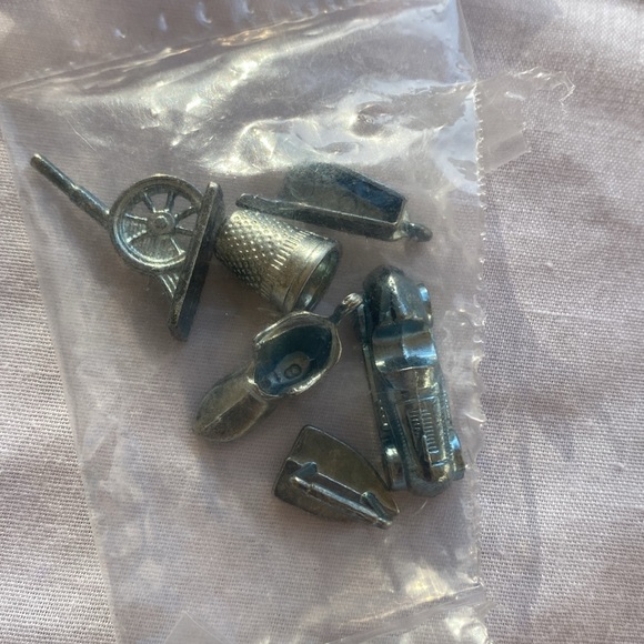 New Vintage Monopoly Family Fun Board Game 2-6 Player Game - Picture 6 of 12